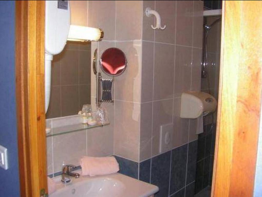 Au P'Tit Quinquin Hotel Le Val-Saint-Père Habitación foto